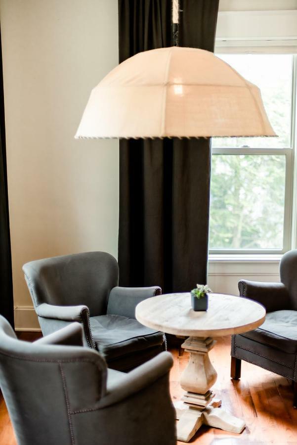 Studio 555 Granville Экстерьер фото